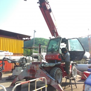 Million Base technicians are all experience in 3B6 safety system of Manitou, and able to out the problem once it has malfucntion.